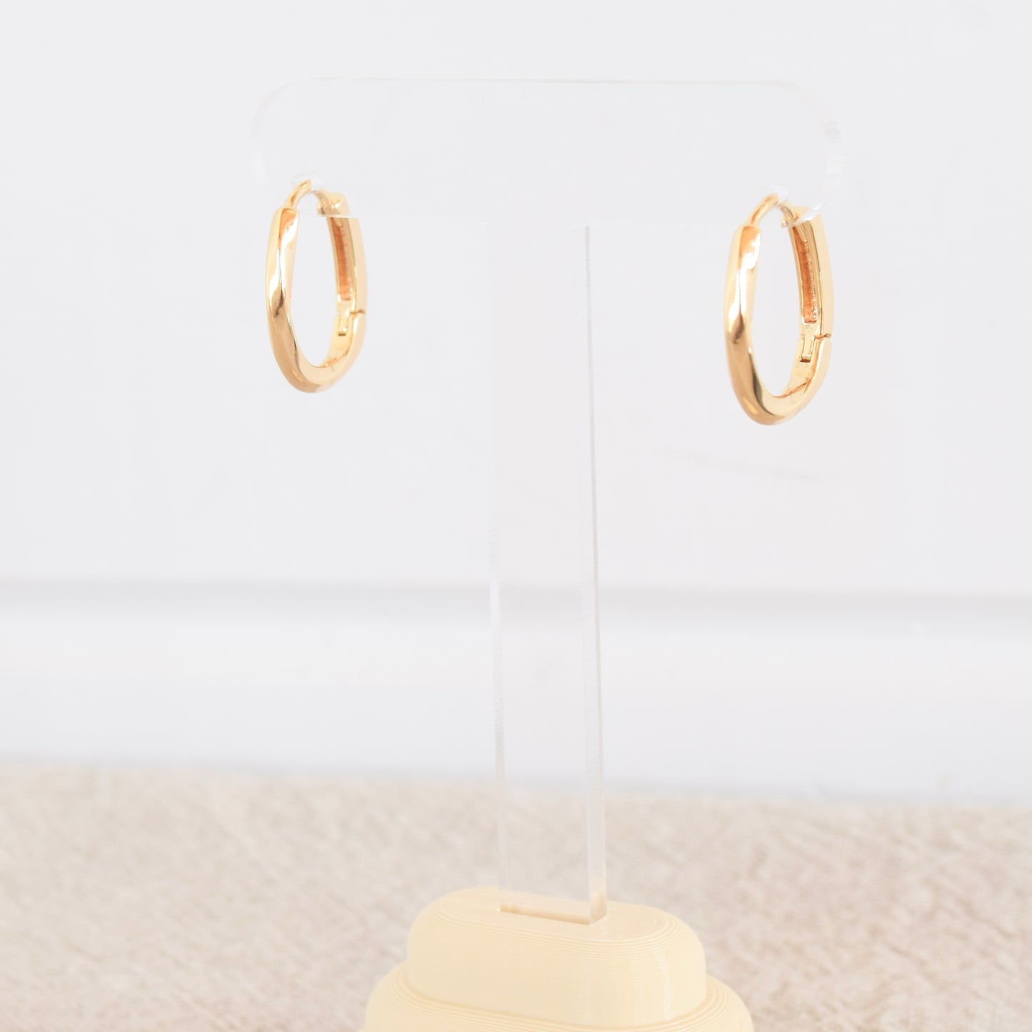 Gold Twist Oval Hoop