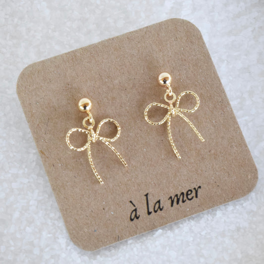 Wire Bow Stud
